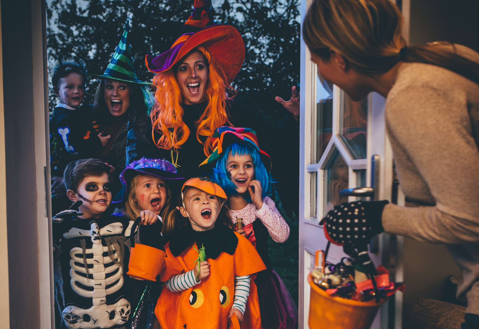 11 Scary Good Ways To Save On Halloween
