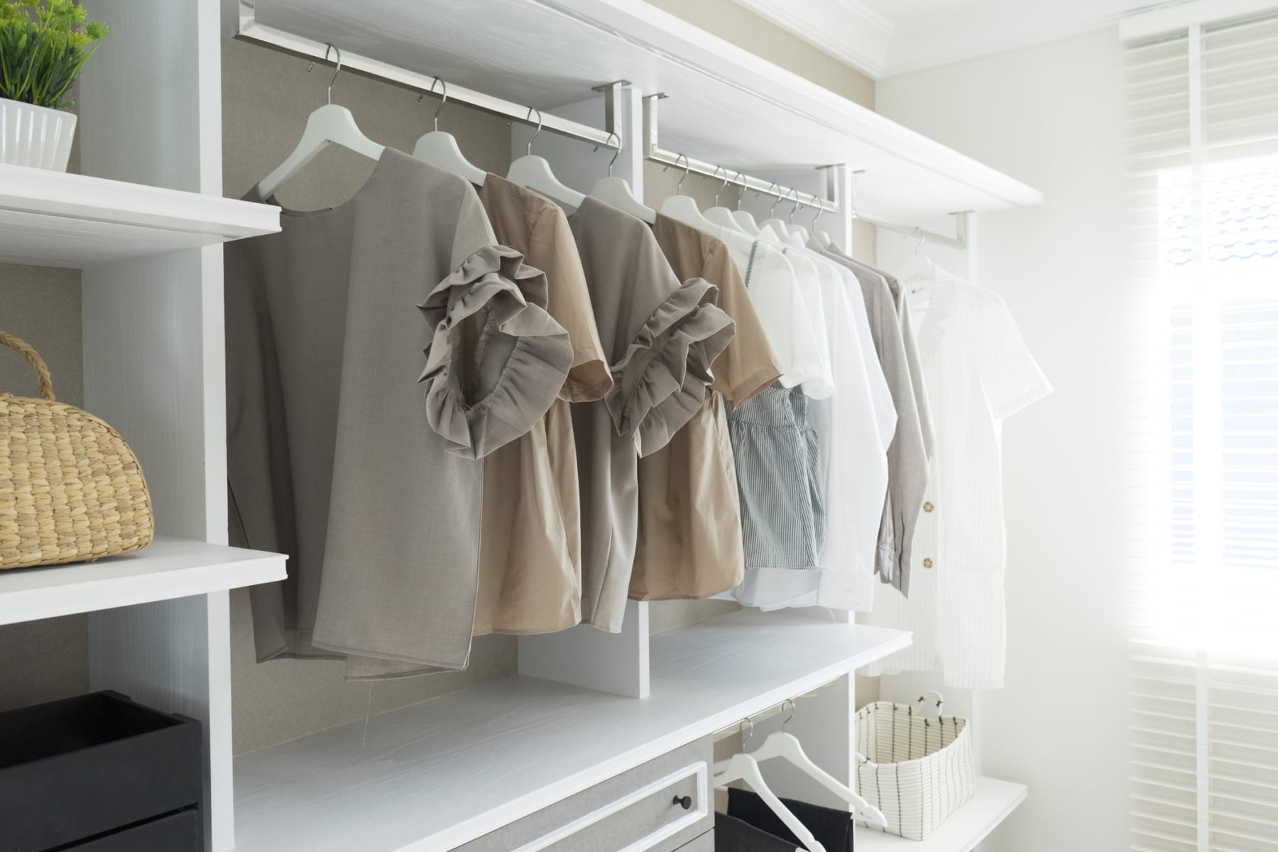 closet with clothes