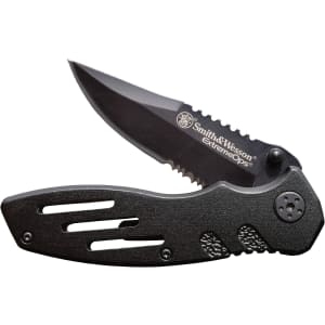 Smith & Wesson Knife Deals at Amazon: Up to 50% off