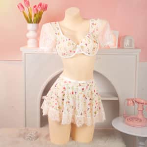 Avidlove Women's 3-Piece Lace Lingerie Set: $5.99