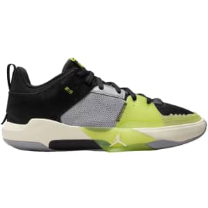 Nike Deals at Dick's Sporting Goods: 25% off many styles