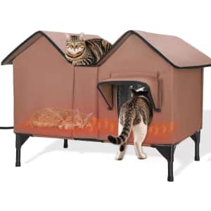 Extra Large Heated Outdoor Cat House: $60