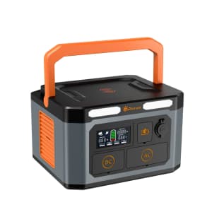 Foursun 1,500W Portable Power Station for $400