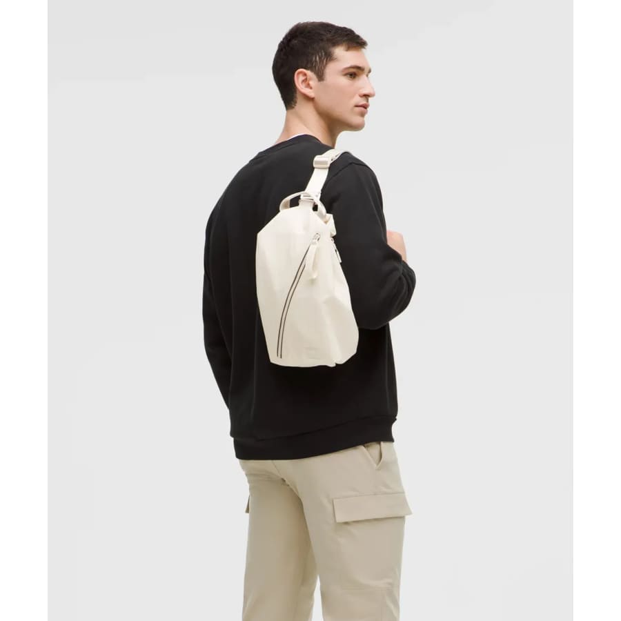 lululemon 9L Fast Track Bag 2.0: $44