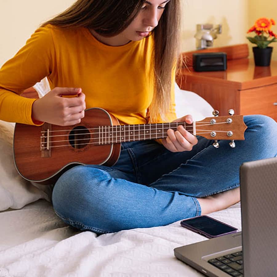 The Ukulele for Beginners Bundle: $20