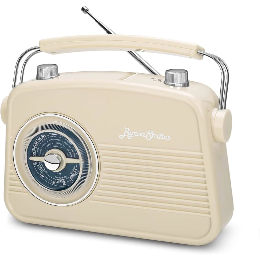 ByronStatics Retro Vintage AM/FM Radio: $9.99