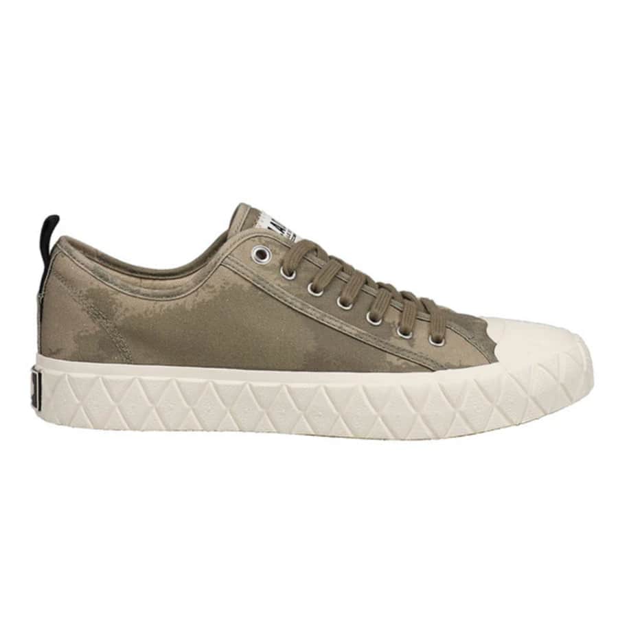 Men's Clearance Sneaker Deals at Shoebacca: Up to 60% off