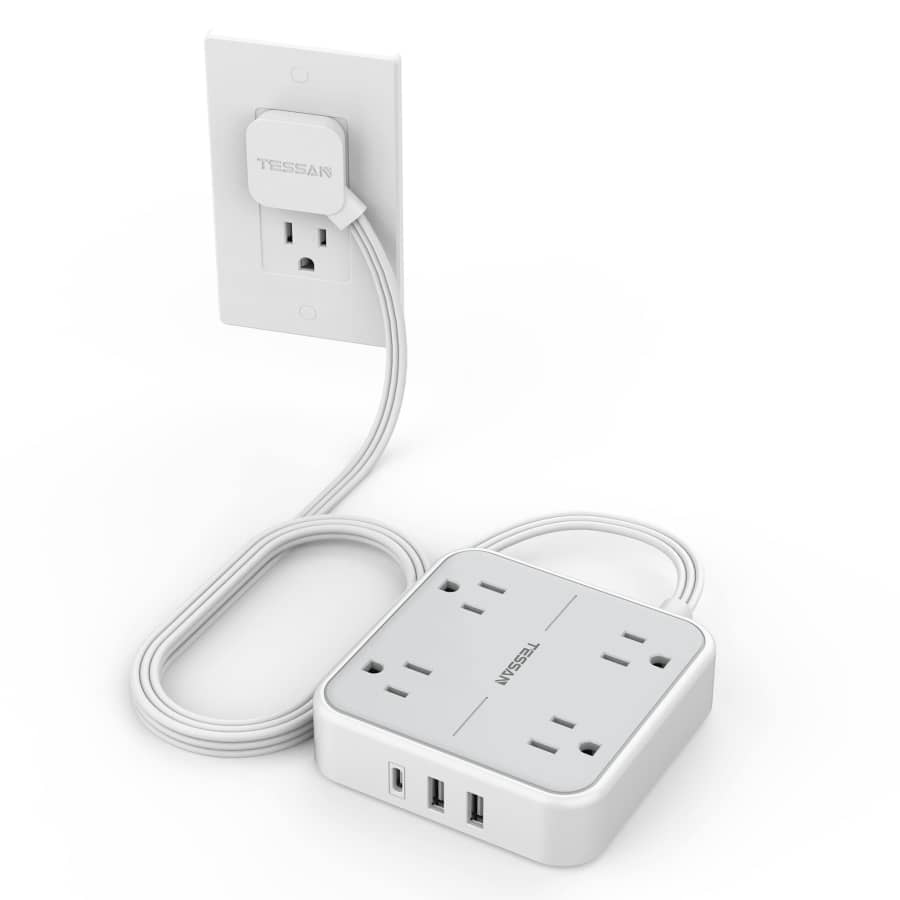 Tessan Flat Plug USB Power Strip: $17