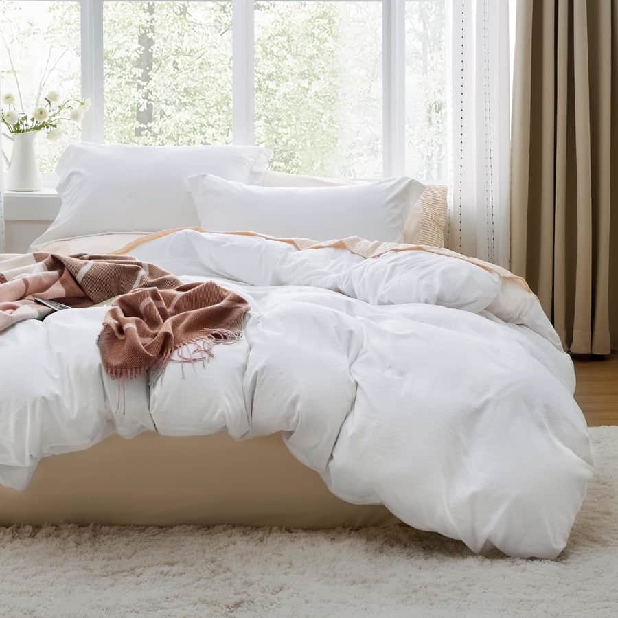 Bedsure 3-Piece Queen Duvet Cover Set for $20