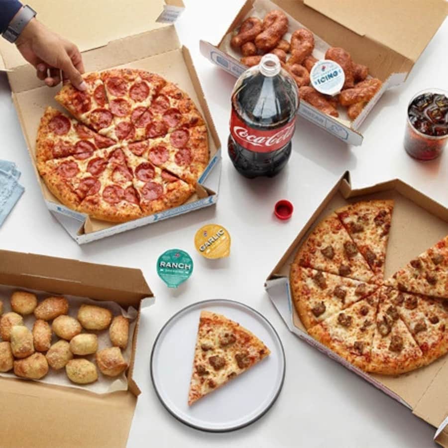 Domino's Perfect Combo Deal: for $20 Domino's Perfect Combo Deal: for $20