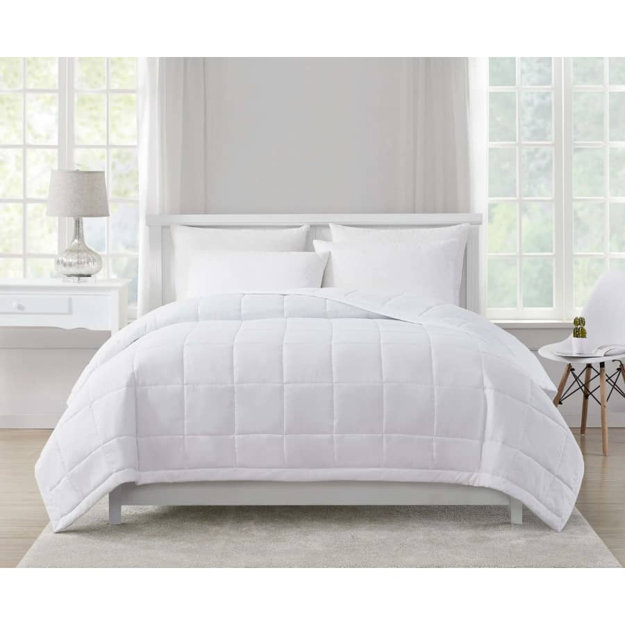 Mainstays Solid Down Alternative Blanket: Twin for $13, Queen for $16 Mainstays Solid Down Alternative Blanket: Twin for $13, Queen for $16