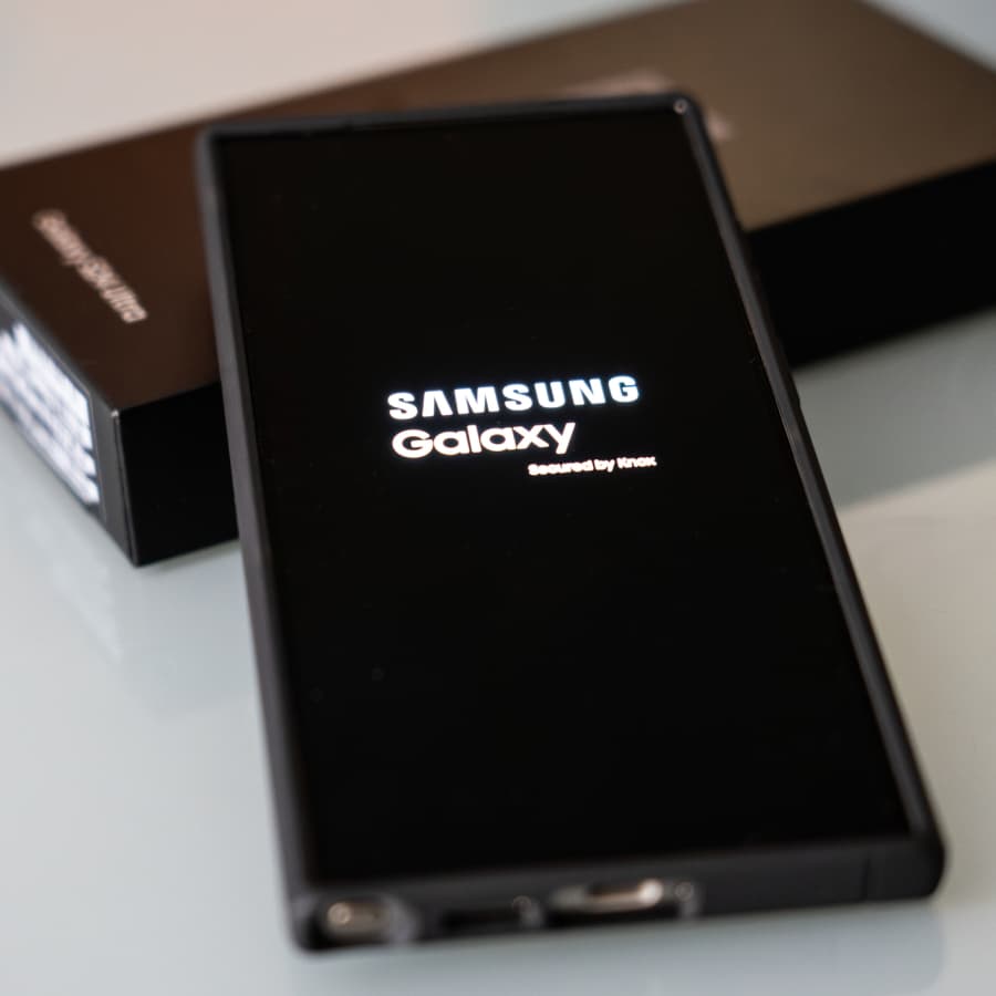 Samsung Ultra Unfolds Galaxy Device Reservations: $50 off new releases Samsung Ultra Unfolds Galaxy Device Reservations: $50 off new releases