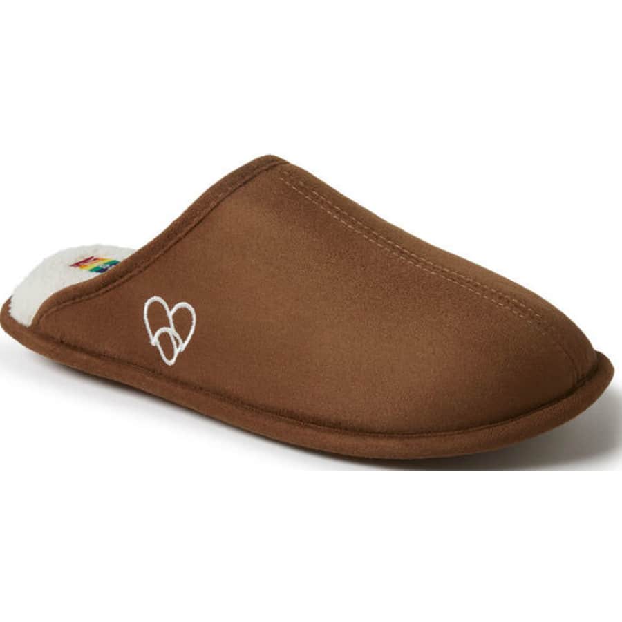 Dearfoams Labor Day Sale: Up to 50% off + extra 25% off