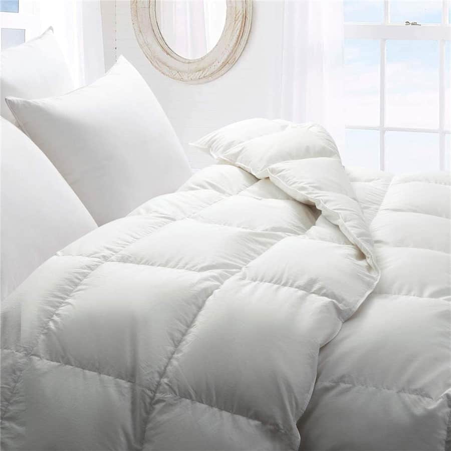 Puredown Year-Round Warmth Full/Queen Duvet Insert for $56