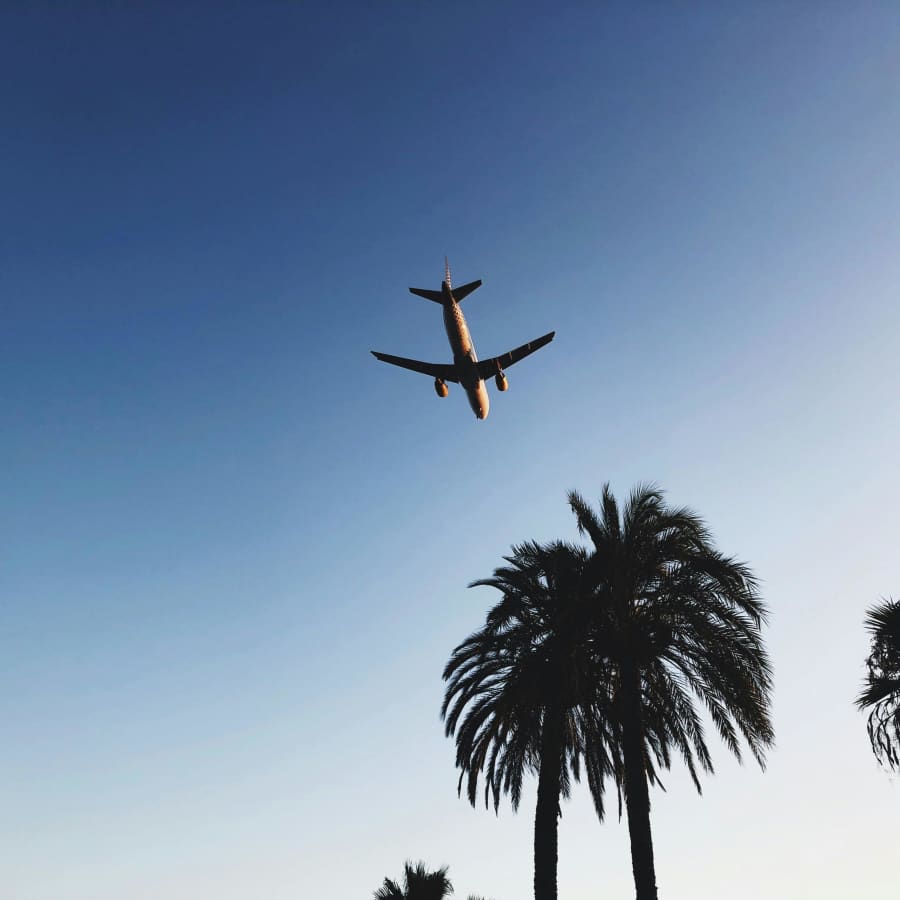 1-Way and Roundtrip Business Class Airfare at SkyLux: 50% to 77% off 1-Way and Roundtrip Business Class Airfare at SkyLux: 50% to 77% off