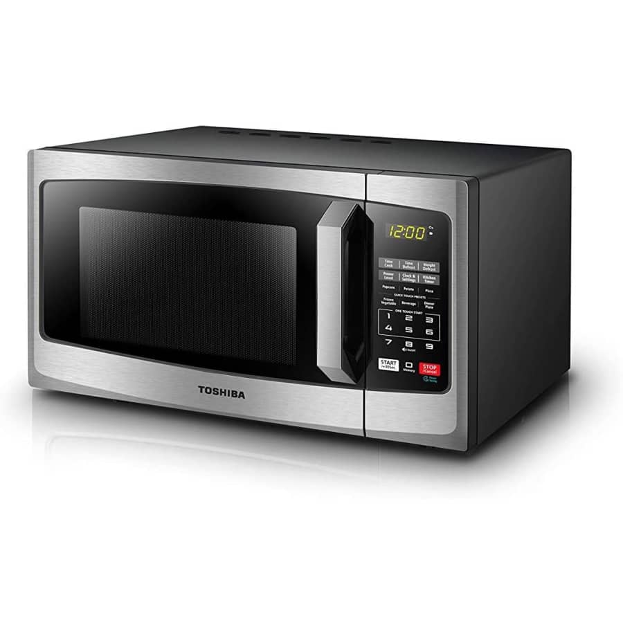 Toshiba 0.9-Cubic Foot 900W Microwave Oven for $90 Toshiba 0.9-Cubic Foot 900W Microwave Oven for $90