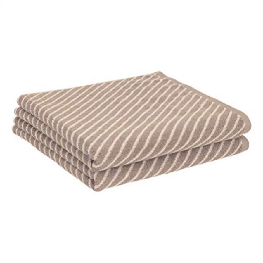 Amazon Basics Reversible Diagonal Stripe Jacquard Bath Towel - 2-Pack, Delicate Fawn / Cocoa Powder for $18 Amazon Basics Reversible Diagonal Stripe Jacquard Bath Towel - 2-Pack, Delicate Fawn / Cocoa Powder for $18