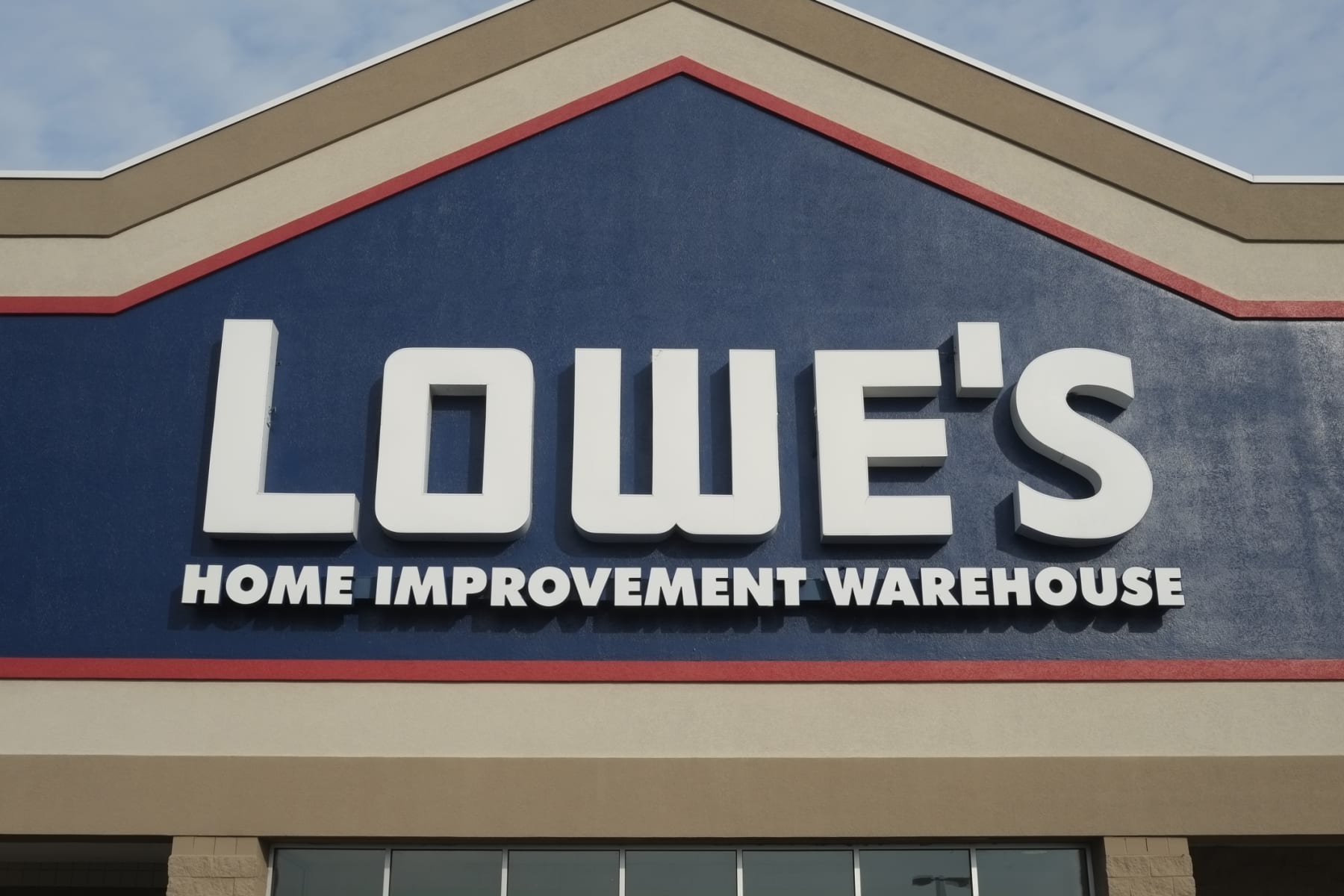 Lowe's store sign