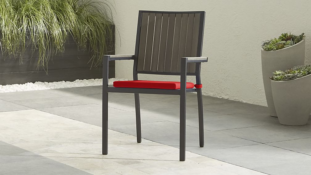 10 Great Deals From Crate & Barrel's Outdoor Furniture Clearance Sale