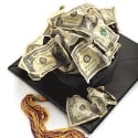 A Guide to the Best Student Discounts on Apple, Tech, Travel, and More