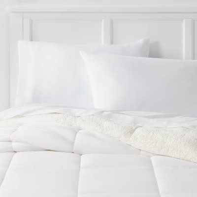 Room Essentials Queen Reversible Sherpa Comforter: $14.99