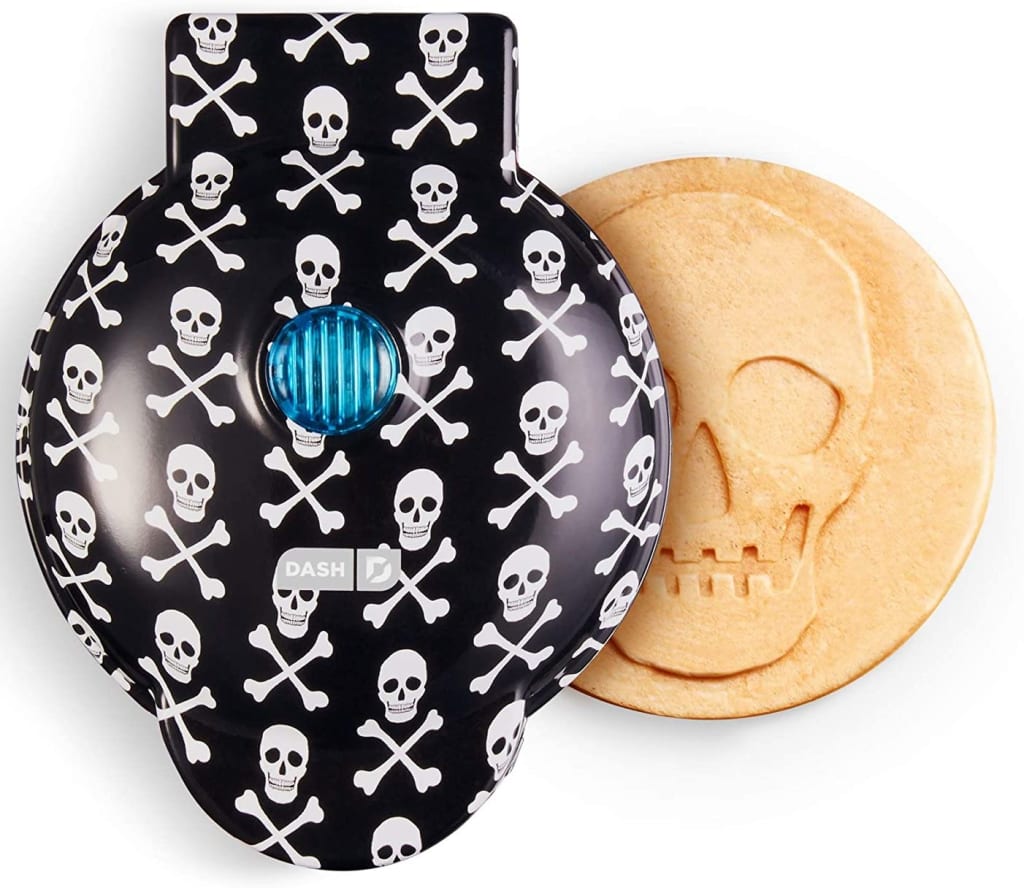 Dash Mini Skull Waffle Maker for 16 DMWS100SP