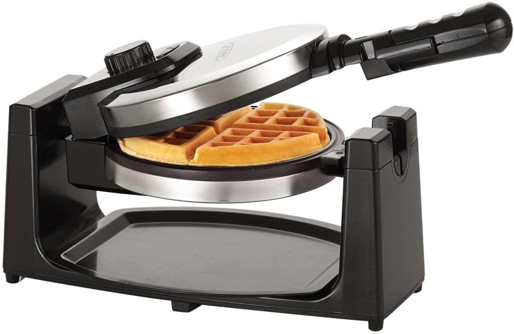 BLACK+DECKER Rotating Waffle Maker with Dual Cooking Plates, Black, WMD200B