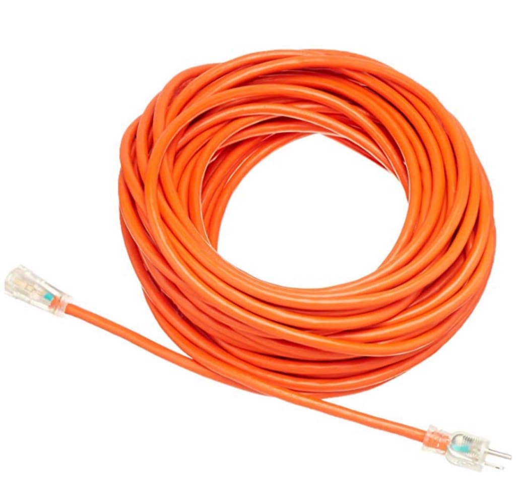 AmazonBasics 100Foot HeavyDuty Lighted Extension Cord for 45 KT101100