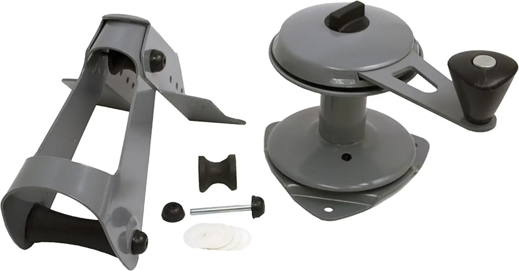 Attwood Anchor Lift System for 35 137104