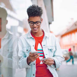 Should You Give a Credit Card to a College Student?