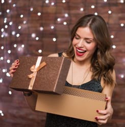 8 Awesome Holiday Gifts for Women
