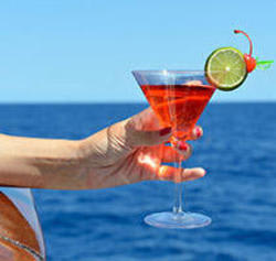Norwegian Cruise Line Will Offer Unlimited Drinks for Free on Bahamas Cruises